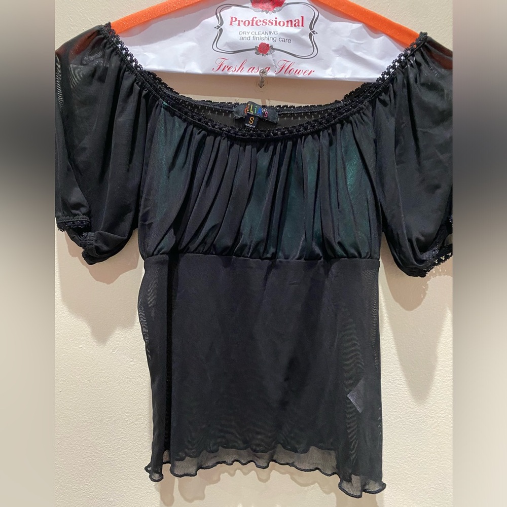 Delia’s top